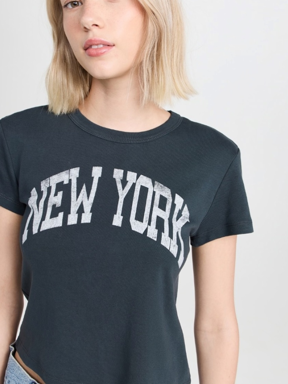 LIKE NEW Daydreamer NEW YORK graphic tee